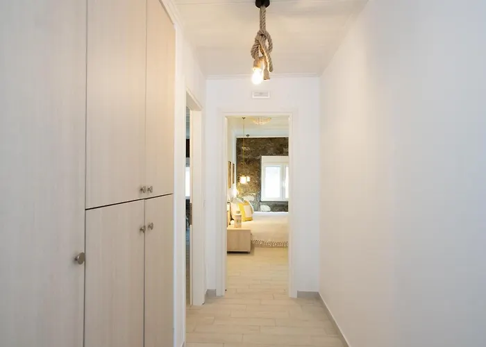 Tiffanys וילה Plintri